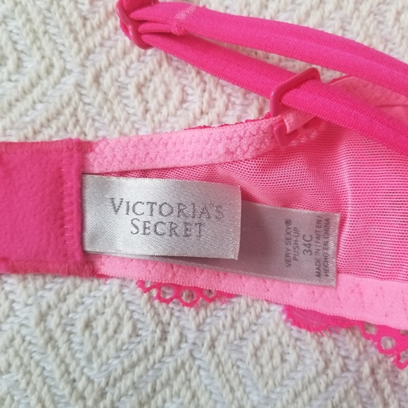 *SOLD Victoria Secret Hot Pink Lace Bra - Picture 5 of 5